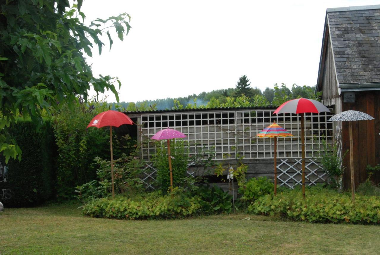 Chambre D'Hotes "Les Paturelles" Fougeres-sur-Bievre Exterior foto